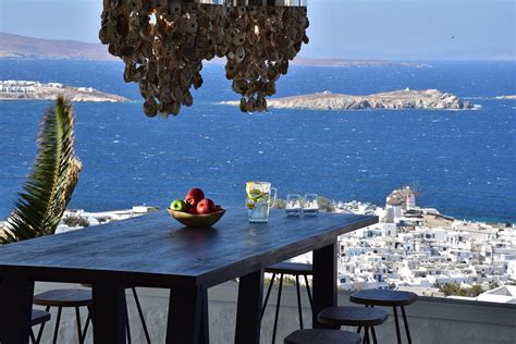 Review of Hermes Gallery, Mykonos Town, Greece 